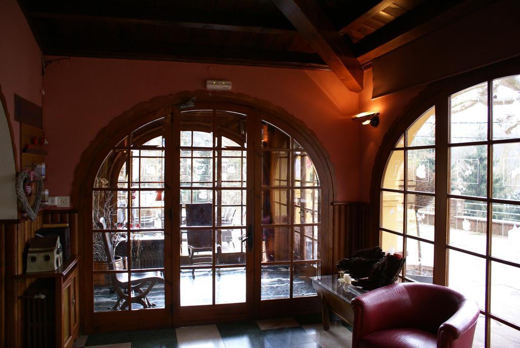Hostal de la Gloria Viladrau Esterno foto