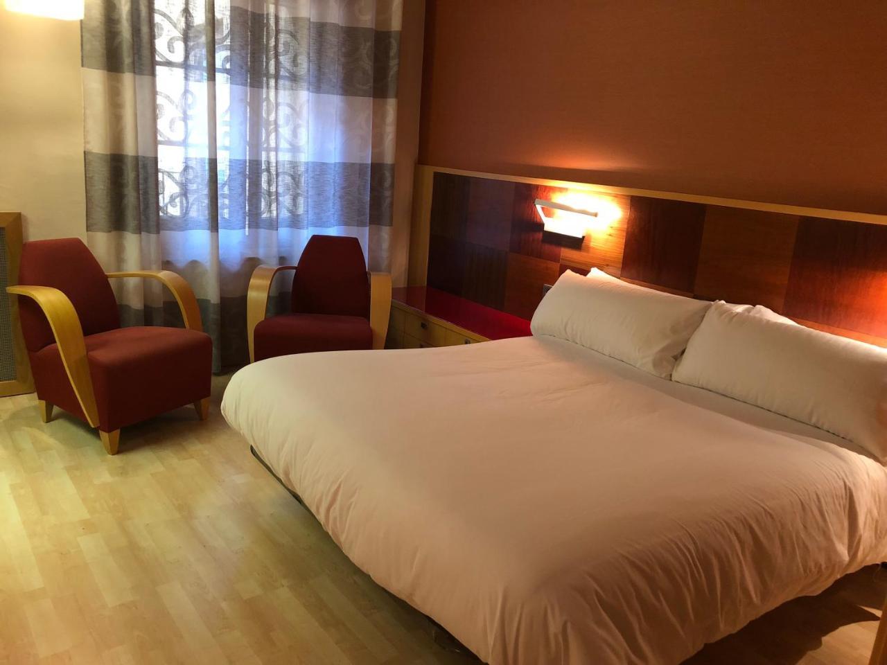 Hostal de la Gloria Viladrau Esterno foto