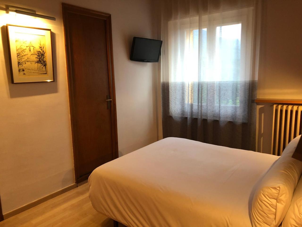 Hostal de la Gloria Viladrau Esterno foto