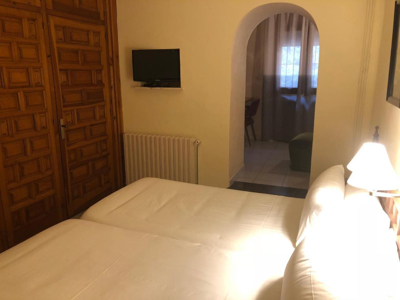 Hostal de la Gloria Viladrau Esterno foto
