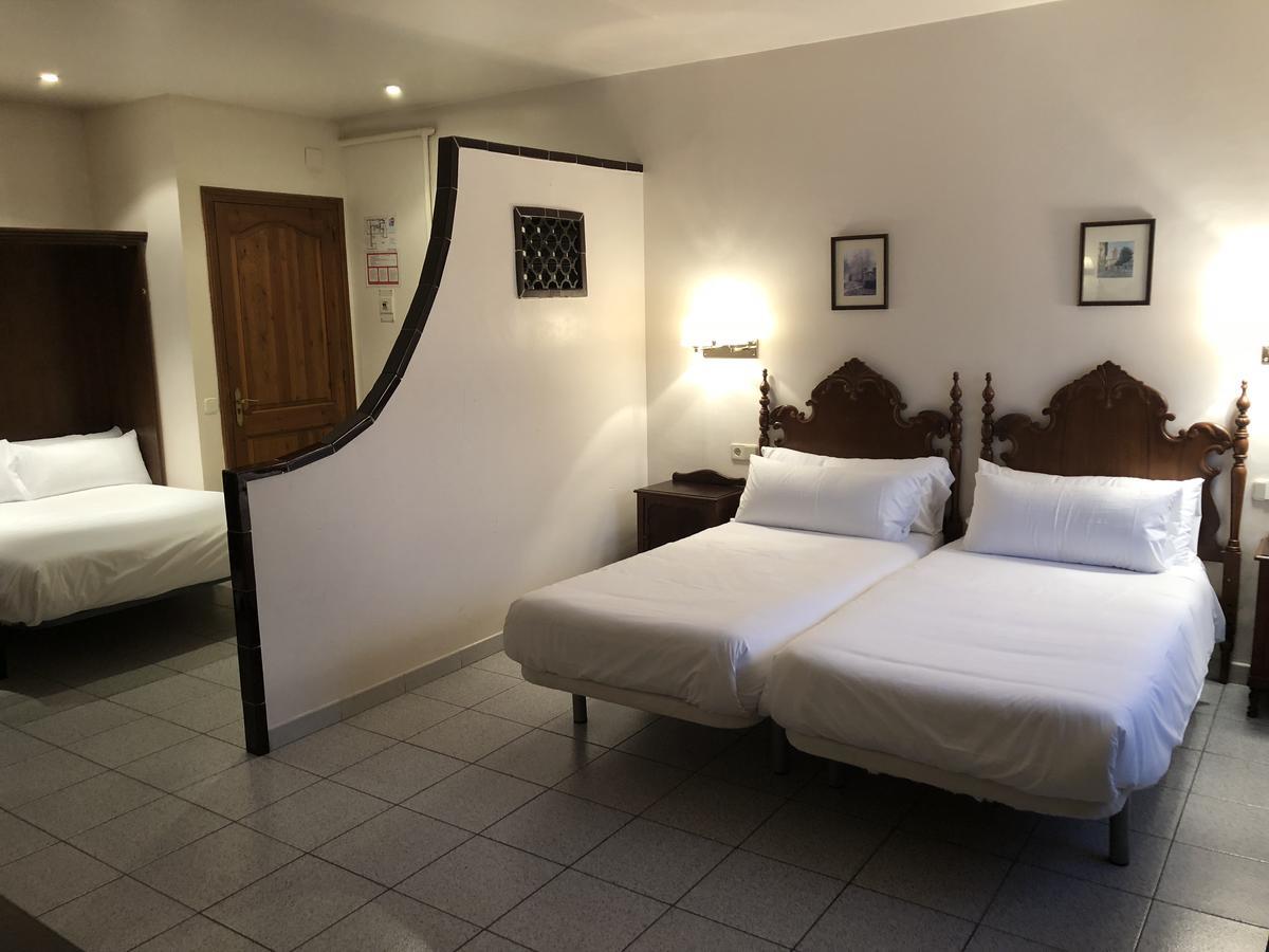 Hostal de la Gloria Viladrau Esterno foto