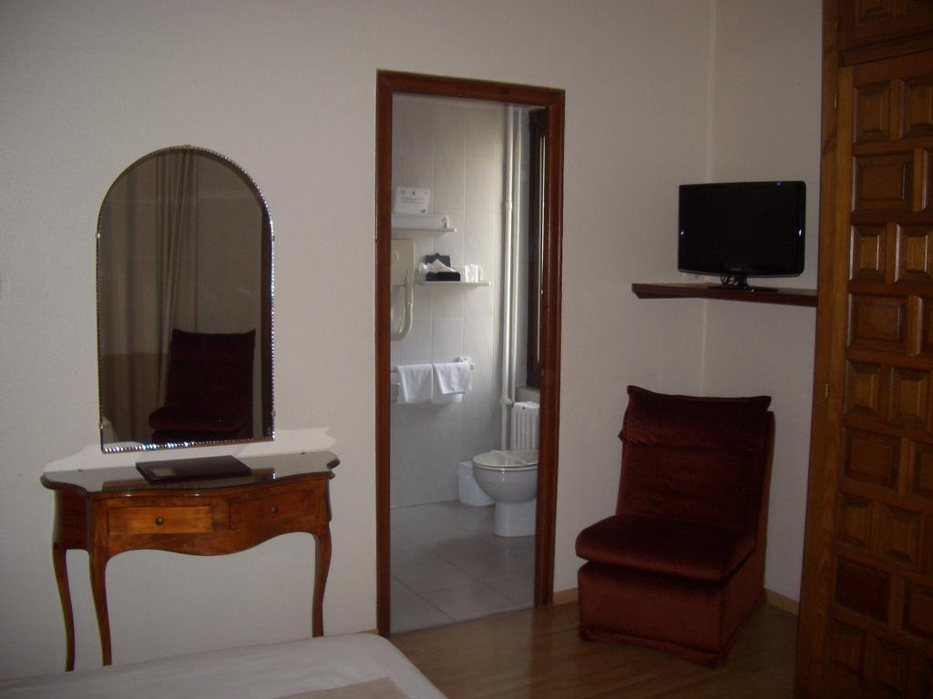 Hostal de la Gloria Viladrau Esterno foto